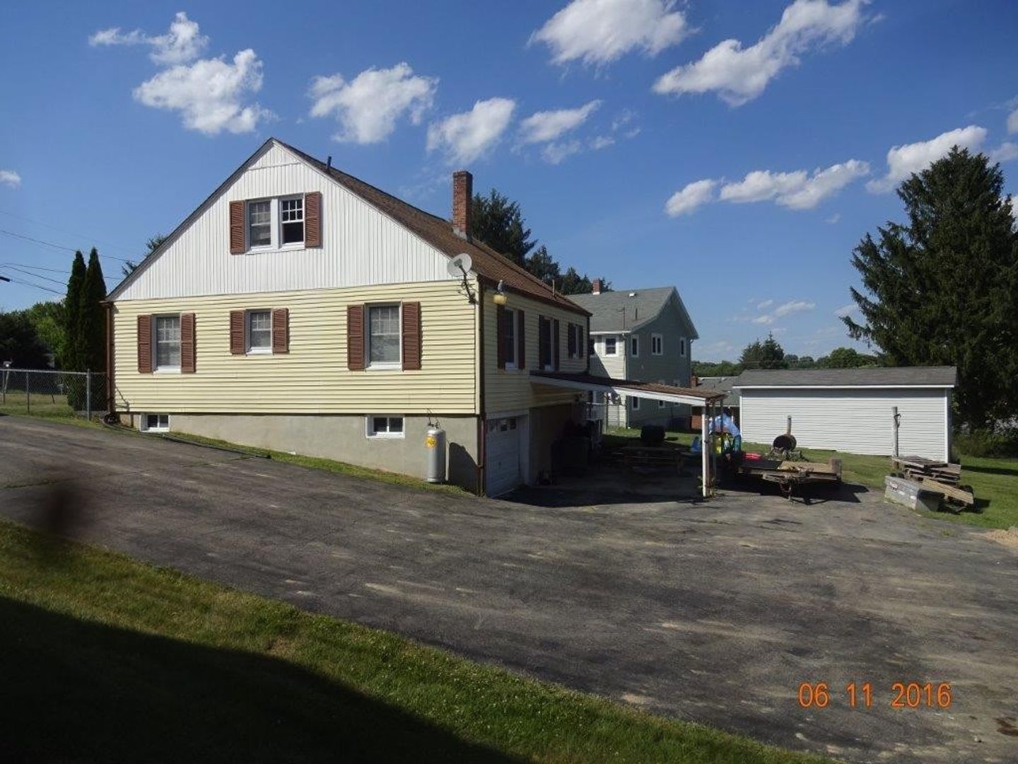 3 Bedroom, 1 Bath House – photo 1