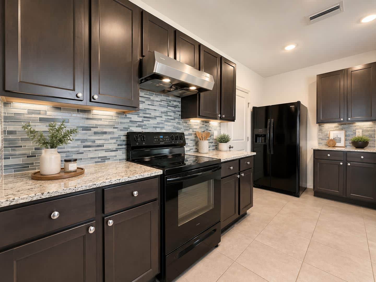 Beautiful 2 Story Home!! – photo 3