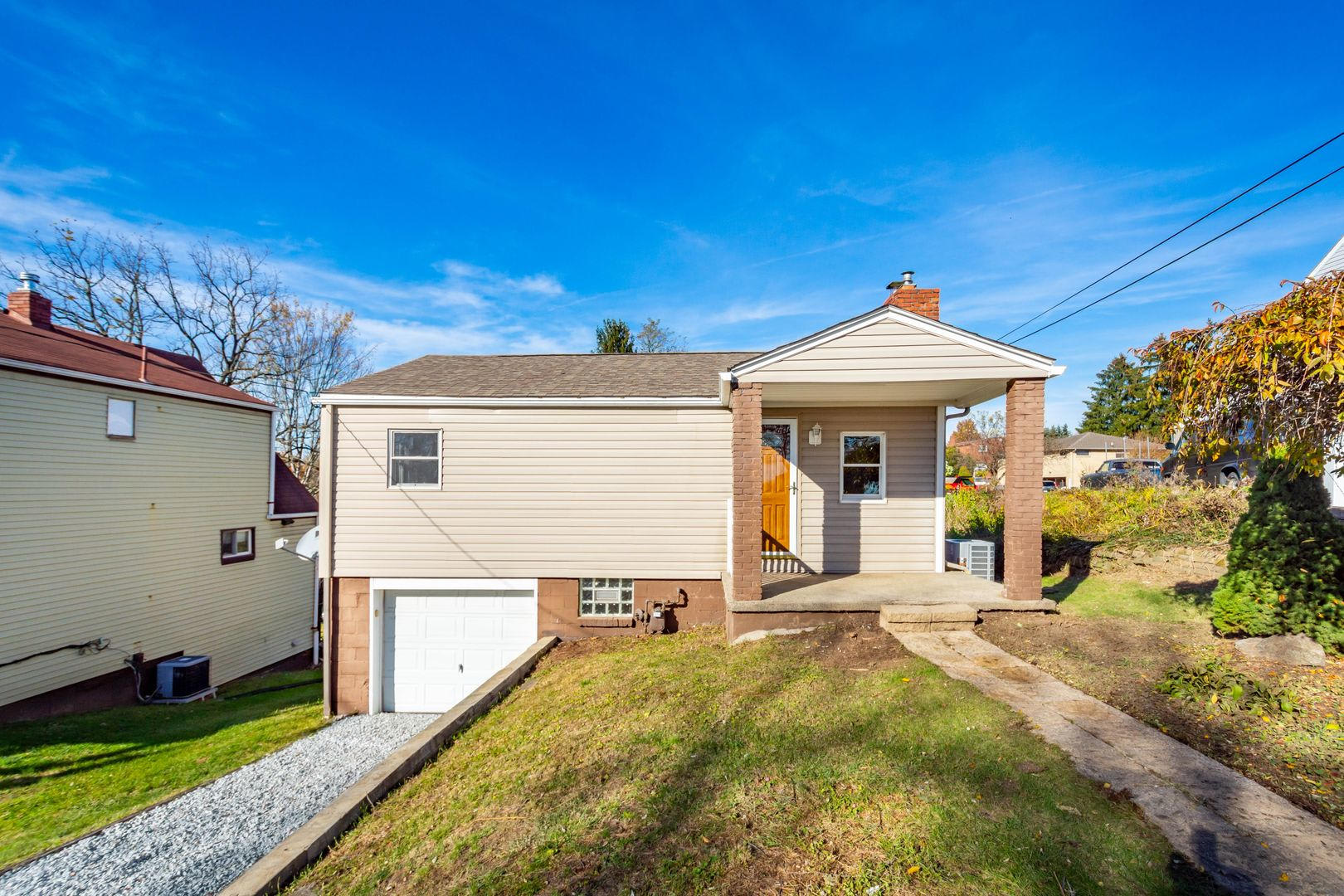 Score 1St Month S Rent Free If Signed By August 28 Gorgeous 2 Bedroom House In West Mifflin Available Now – photo 4