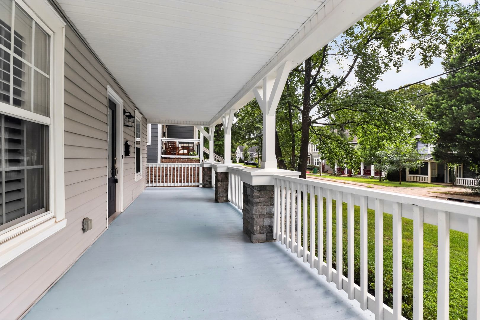 Gorgeous 3 Bedroom Home in Belmont Neighborhood! – photo 3