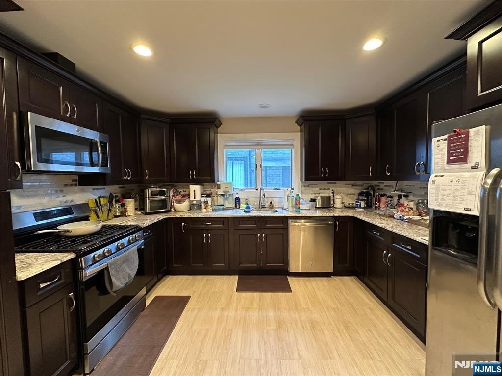 724 Undercliff Avenue – photo 5