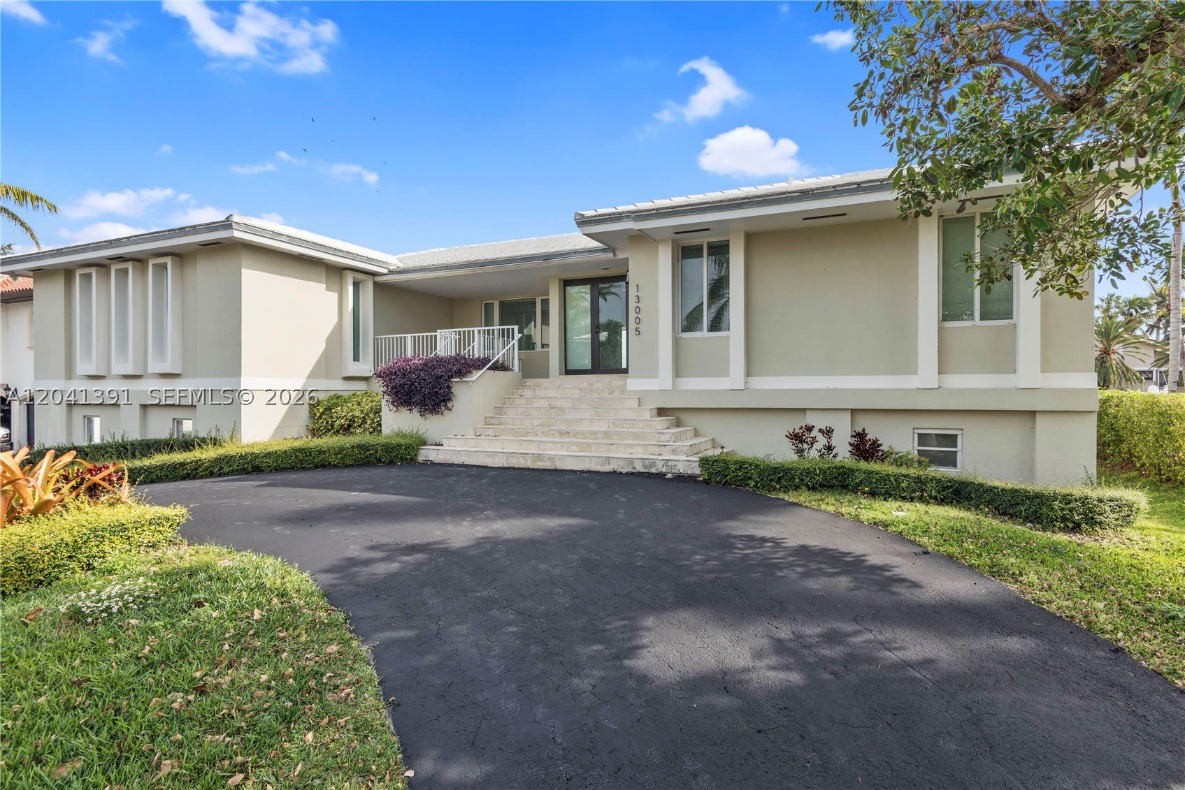 13005 Zambrana St – photo 1