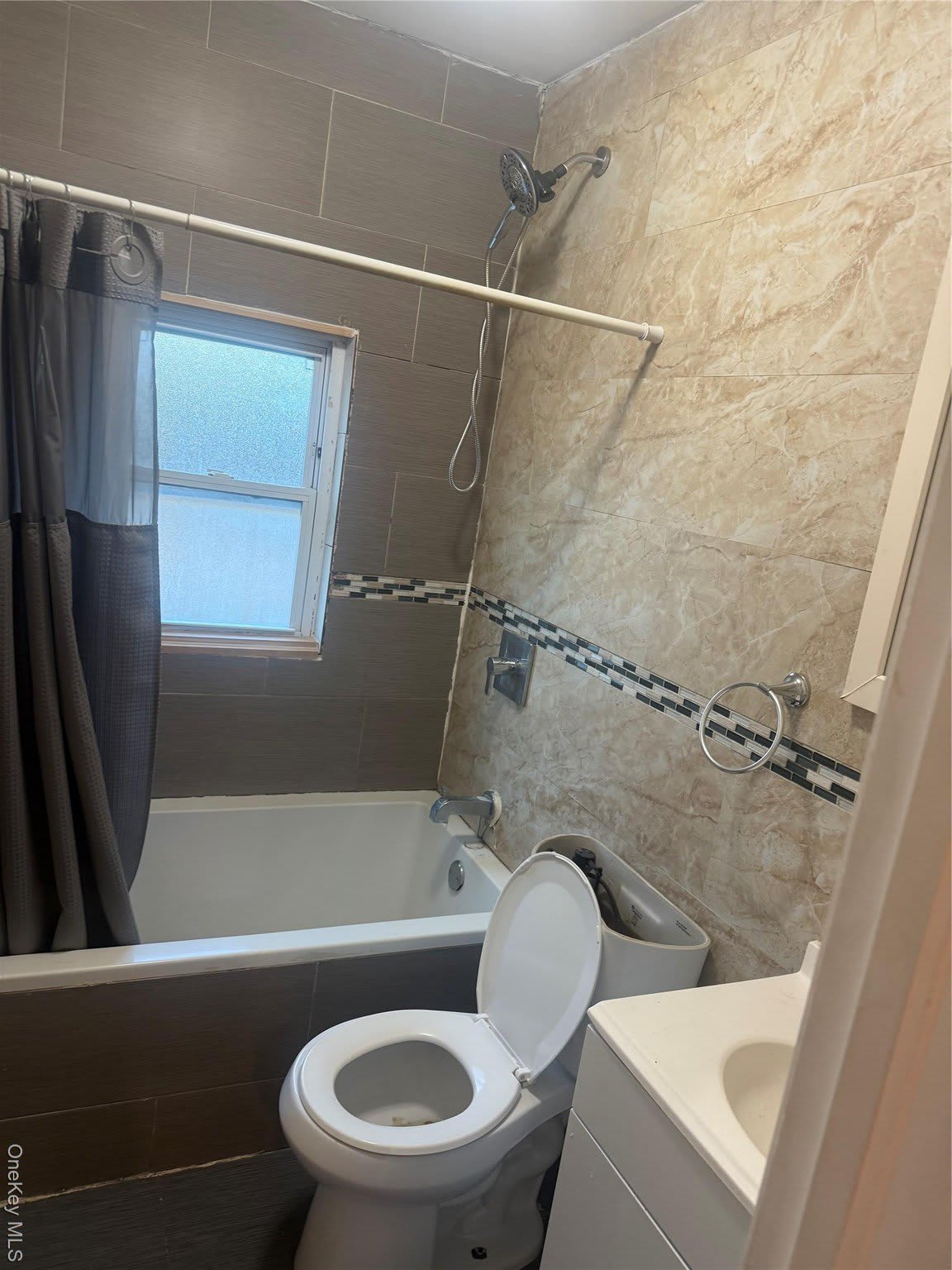 28 Clinton Avenue – photo 4