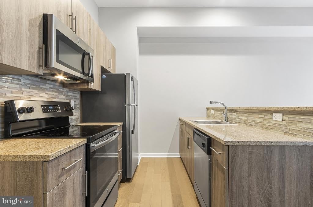 1300-6 CHESTNUT Street – photo 2