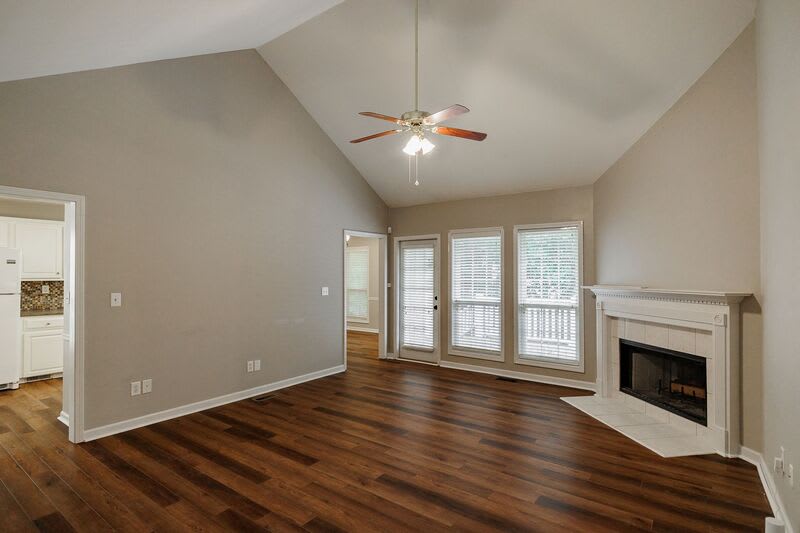 195 Bedford Drive – photo 5