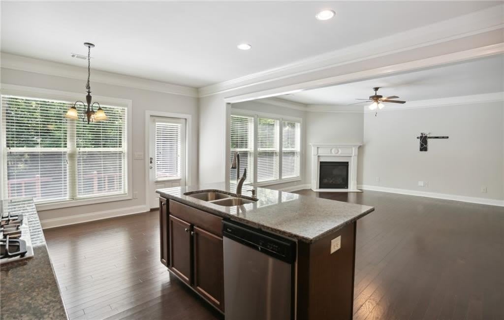 1400 Roswell Manor Circle – photo 3