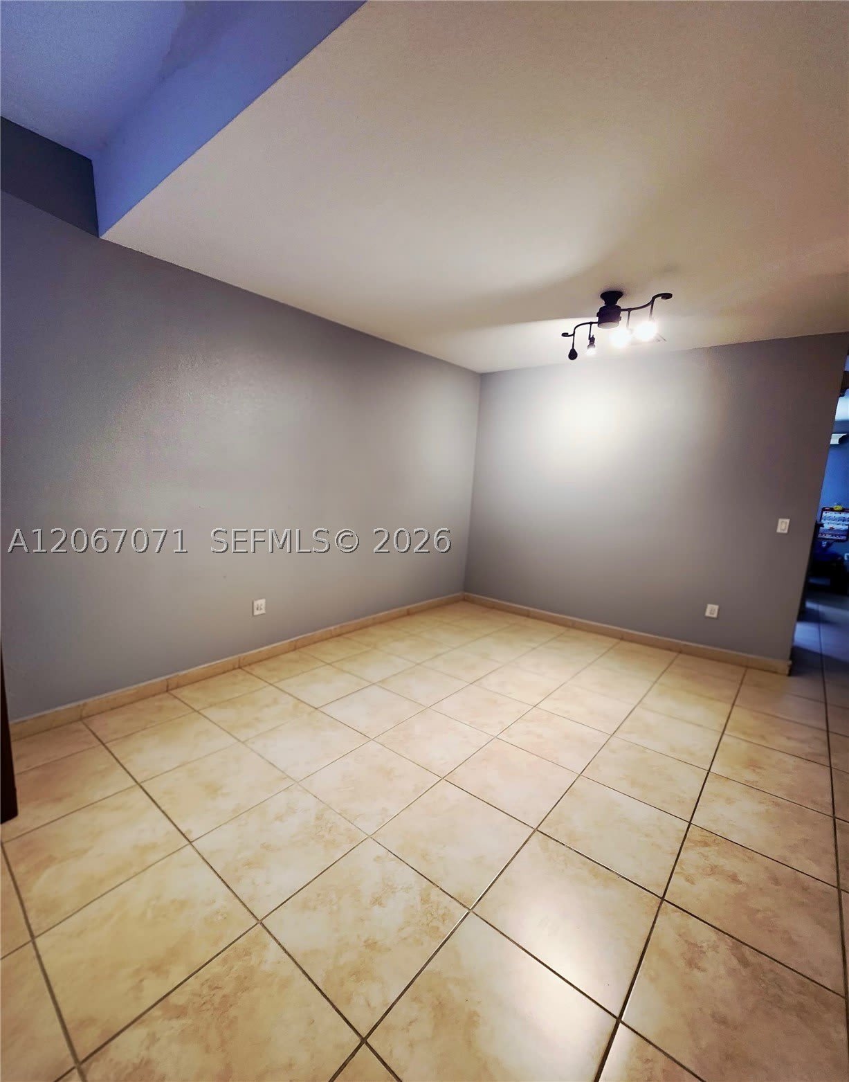 1067 NE 41st Pl – photo 3