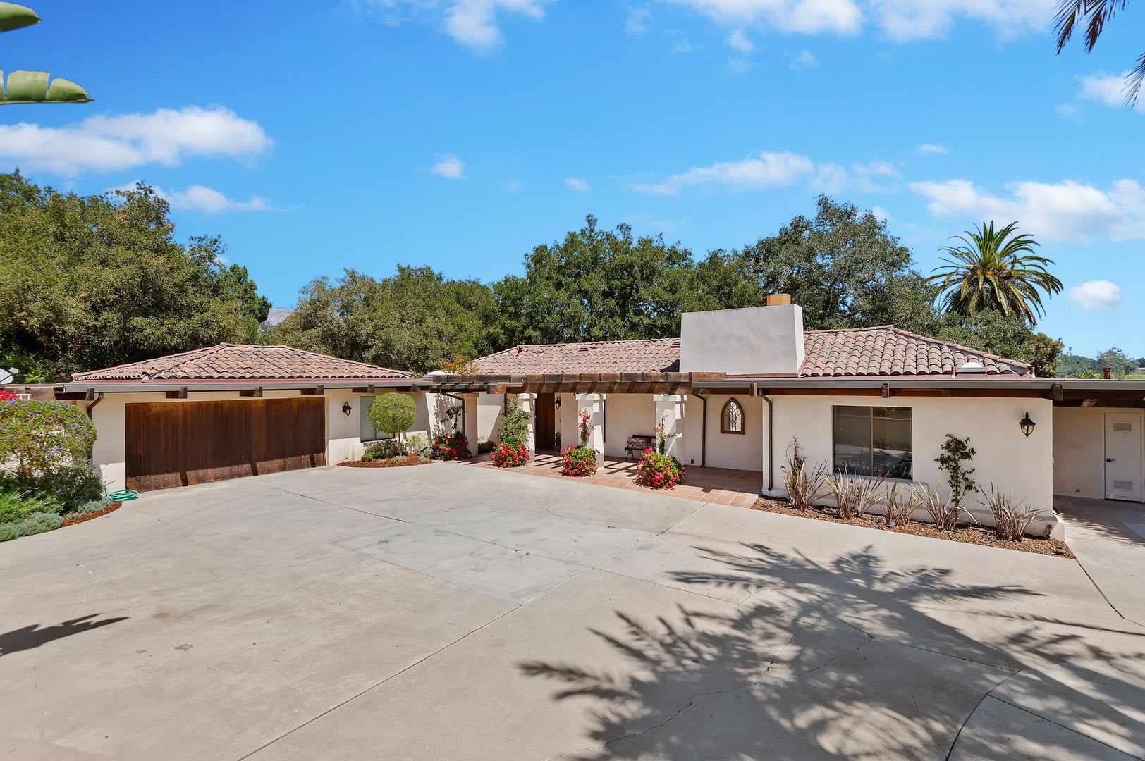 Fully Furnished Hope Ranch Retreat with Golf Course Views & Private Casita – photo 2