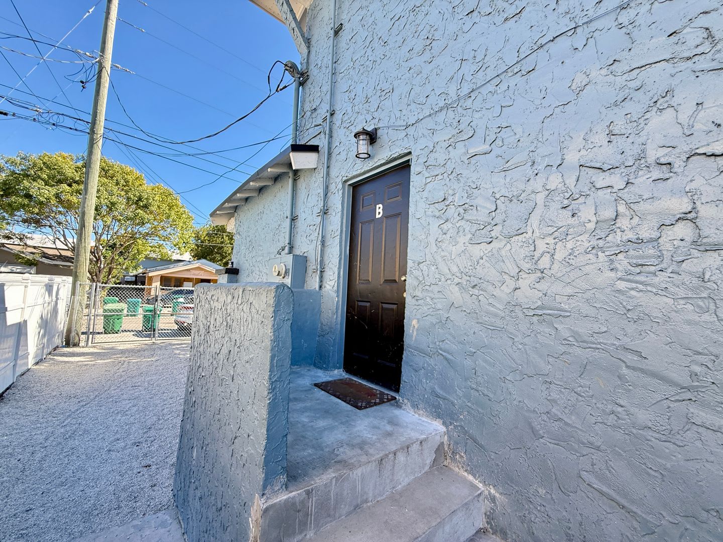 Renovated Large 3 Bed 1 Bath Unit Available For Rent Located In Little Havana – photo 2