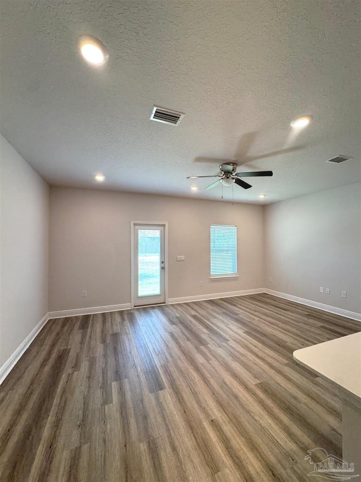 5673 Stellarjay St – photo 5