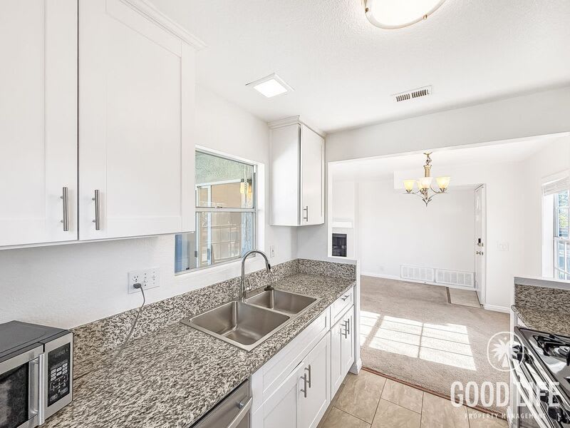 10828 Aderman Ave – photo 2