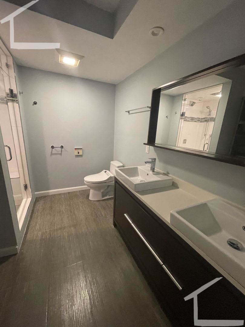 Gorgeous 2 bed in CHestnut Hill – photo 2