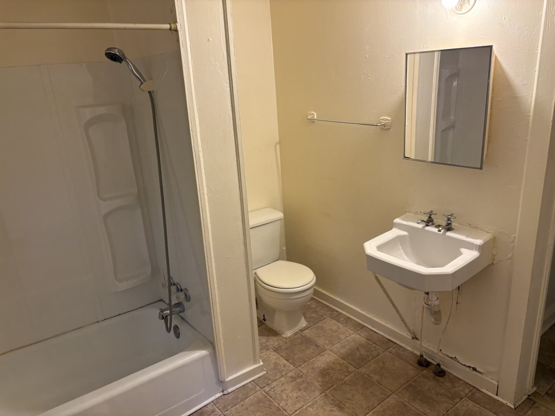 1014 W B St – photo 5