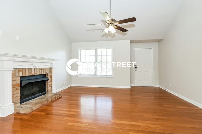 323 Alexis Drive – photo 3
