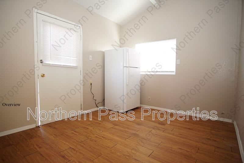 1104 Myrtle – photo 3