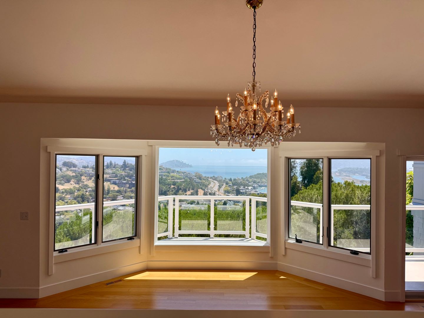 PANORAMIC BAY VIEW ESTATE IN PRESTIGIOUS TIBURON – photo 4