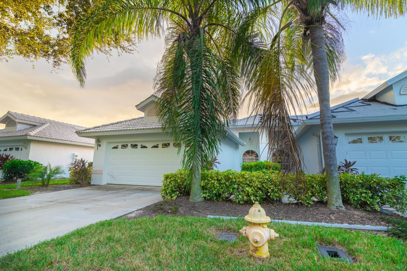 2 Bed Den 2 Bath Unfurnished Pool Home Close To Mercato Marker Lake Hidden Gem Quiet Community – photo 3