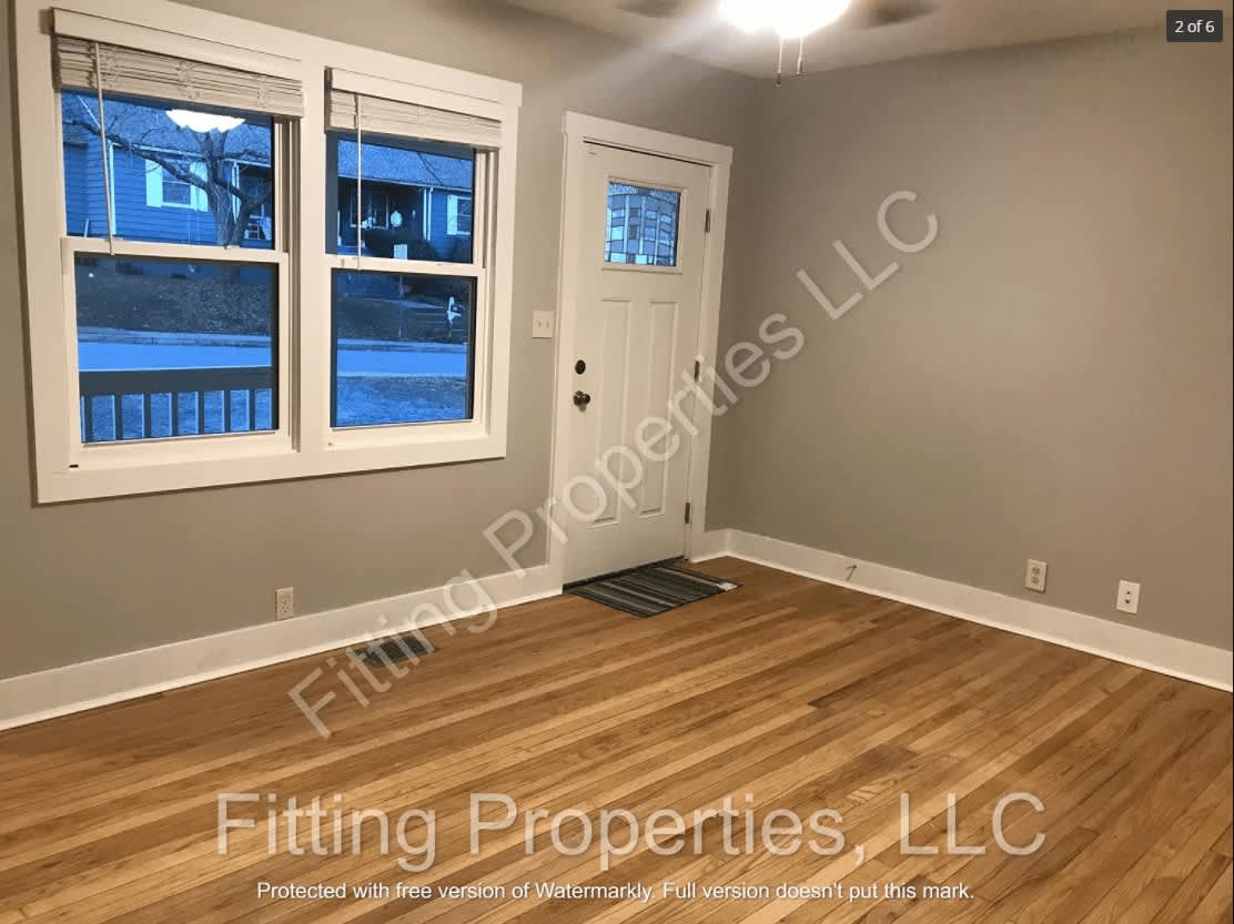 624 Frasier Street Southeast – photo 2