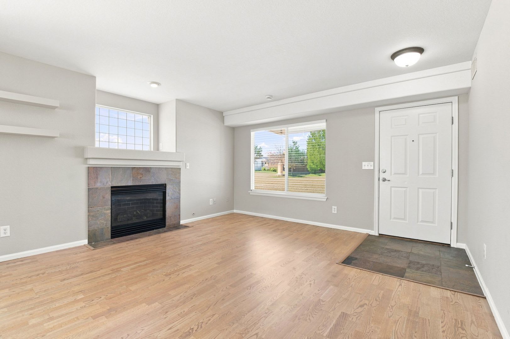 0 Deposit Option Green Valley Ranch Corner Lot Big Deck Loft Stainless Appliances – photo 2