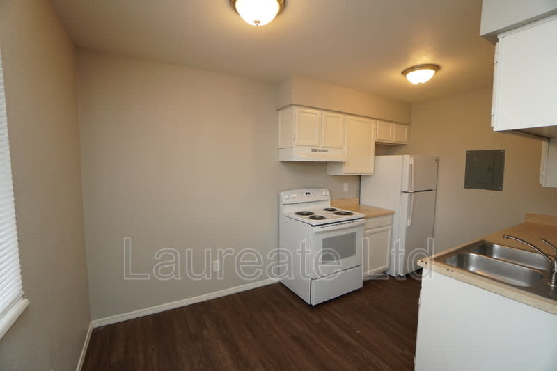 1305 Wolff St – photo 5