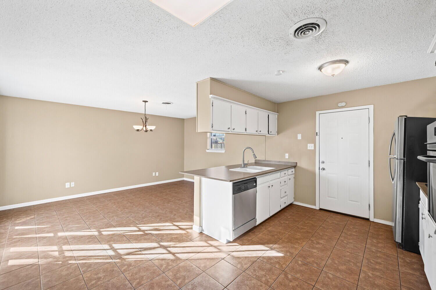 5511 16th Place – photo 4