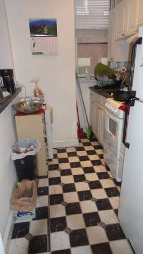 1 Bed Close to BU – photo 3