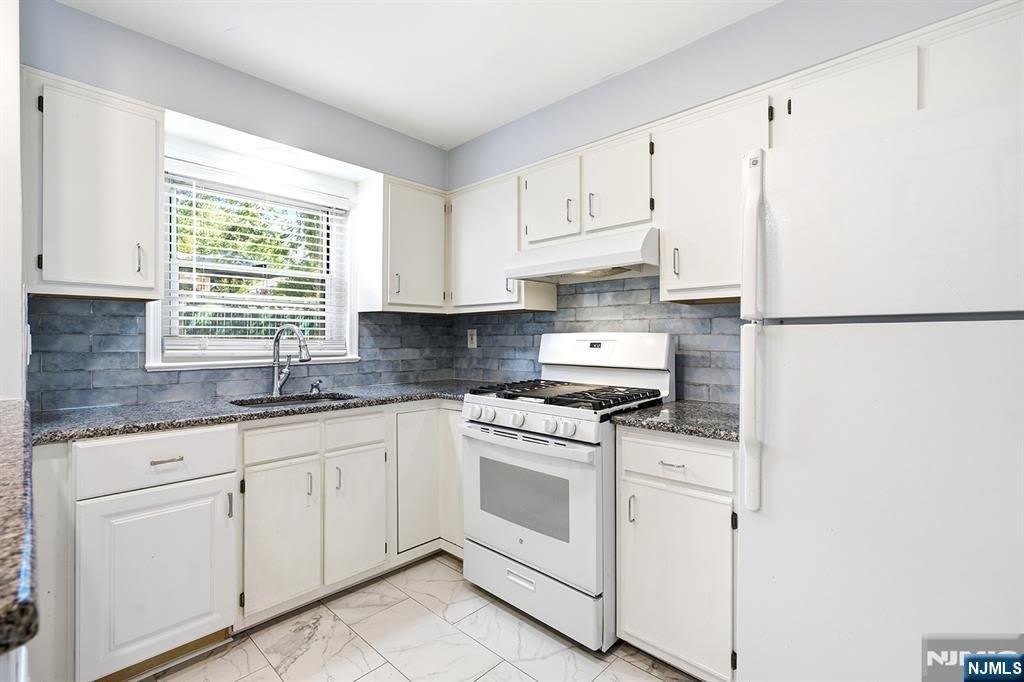 358 Esplanade – photo 4