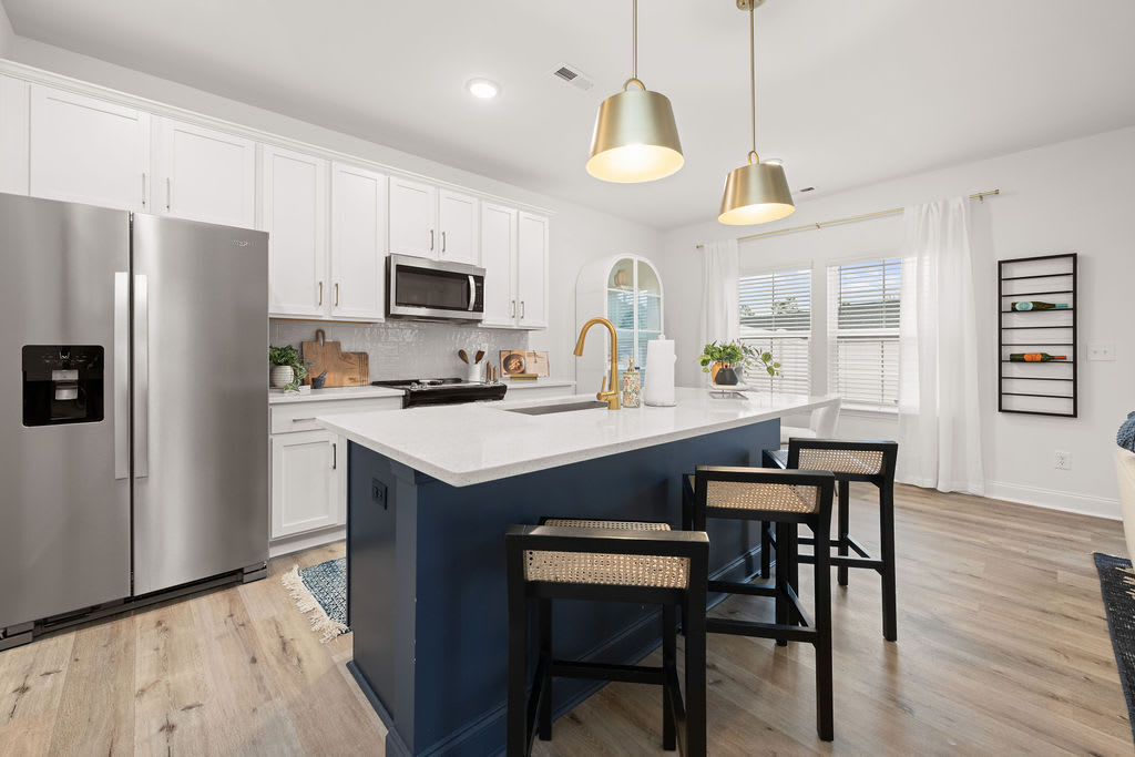 Oak Lake Townhomes – photo 2