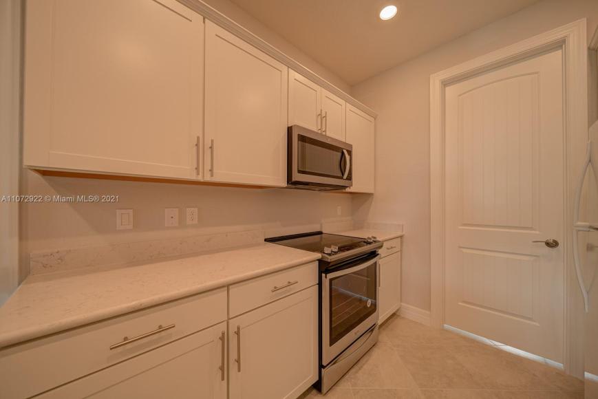 1280 Eucalyptus Dr – photo 4