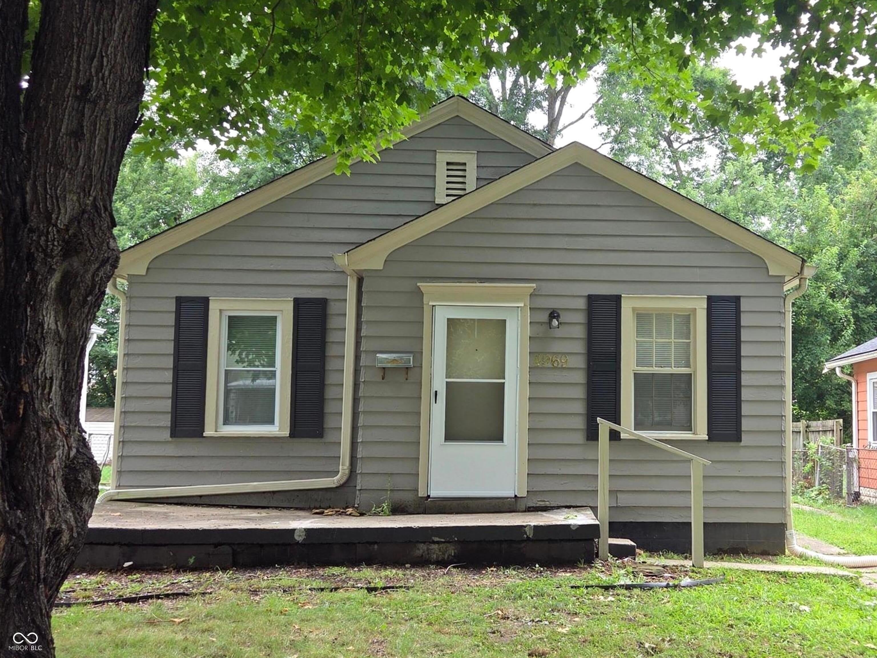 4969 Crittenden Avenue – photo 1