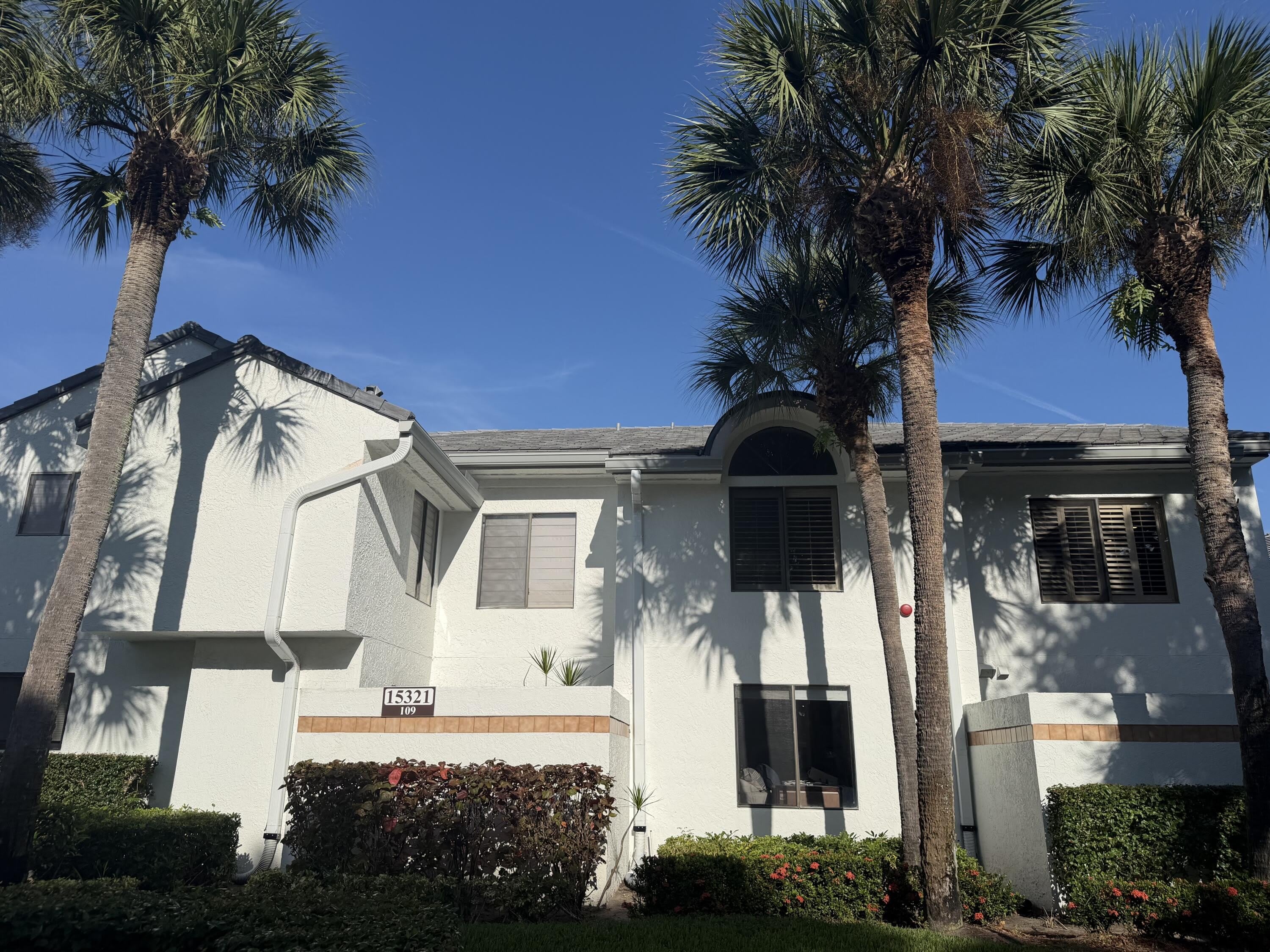 15321 Strathearn Drive – photo 2