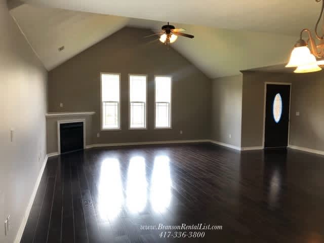 Over 2 000 Sqft On One Level – photo 2