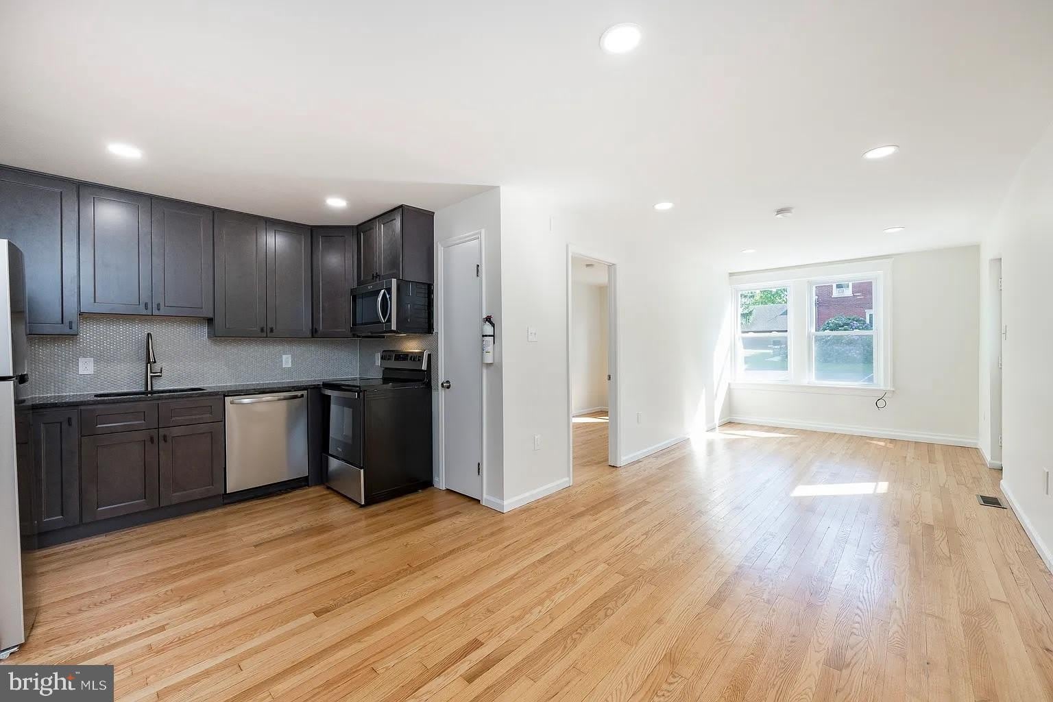554 MAIN Street – photo 1