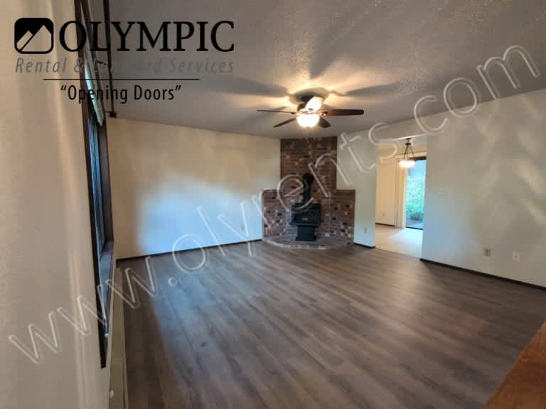 2841 Lindell Rd NE # D – photo 3