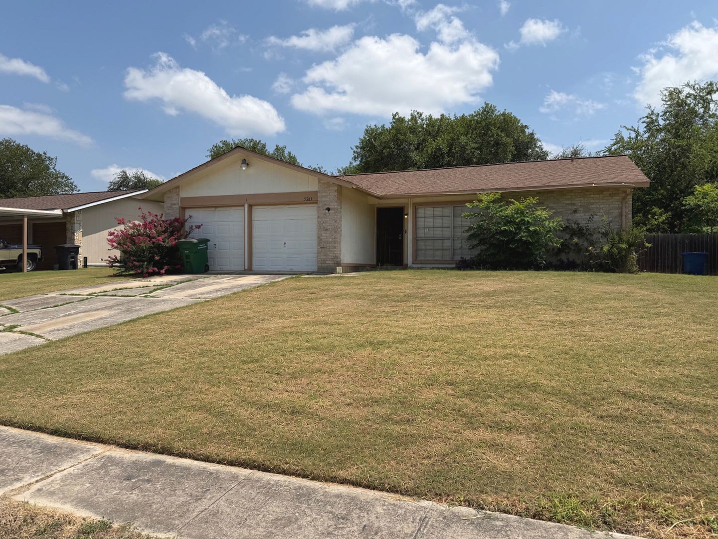 Available Now Well Maintained Single Story Home Featuring 3 Bedrooms 2 Full Bathrooms And 1 038 Square Feet In North East Isd – photo 1