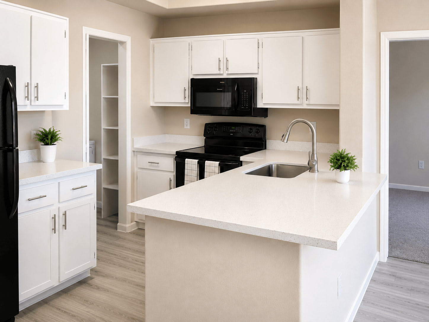 Cortina Apartments – photo 2