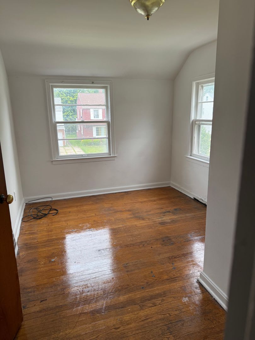 21860 Roberts Ave – photo 2