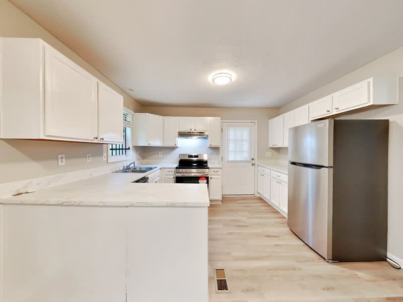 729 Cooper St SW – photo 5