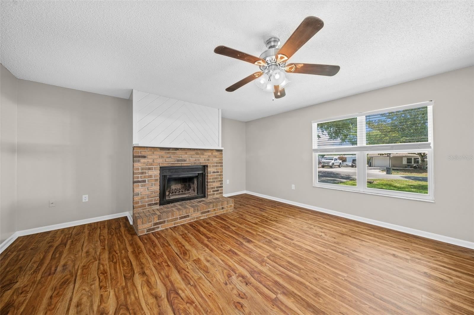 1820 Se 57Th Avenue – photo 3