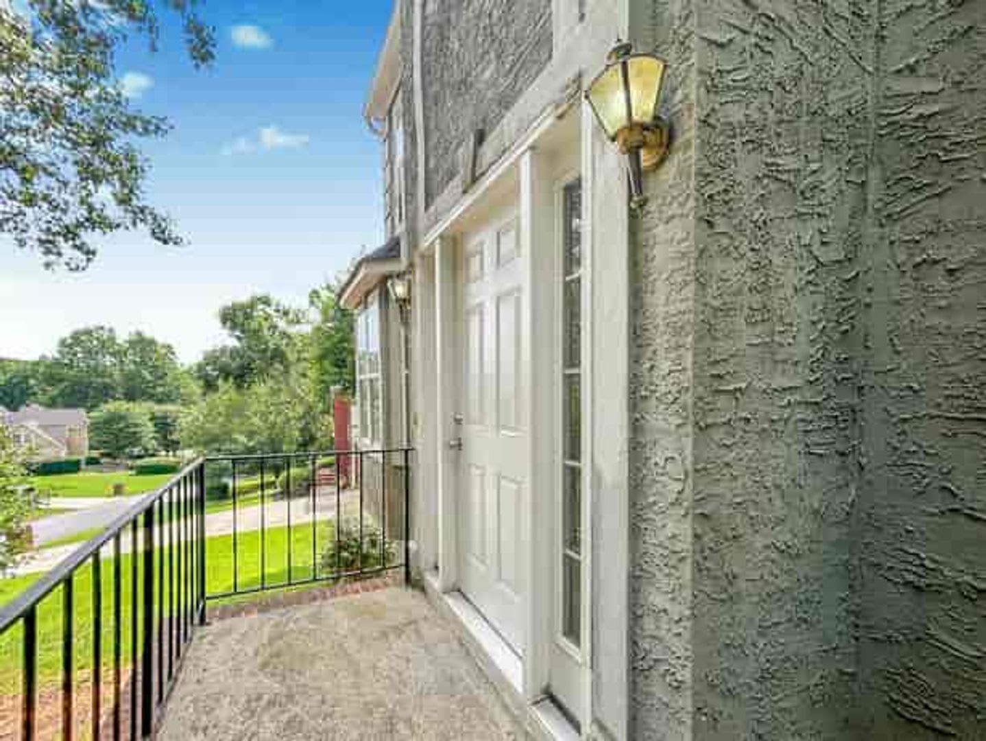 Stunning Renovated 4 BR Home in Prime Alpharetta/Johns Creek! – photo 3