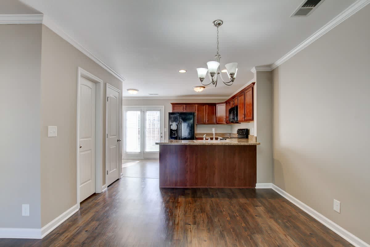 Charming Townhome Close to the Interstate! – photo 3