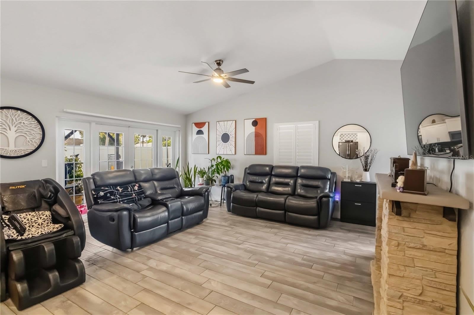10327 PARKCREST Drive – photo 4