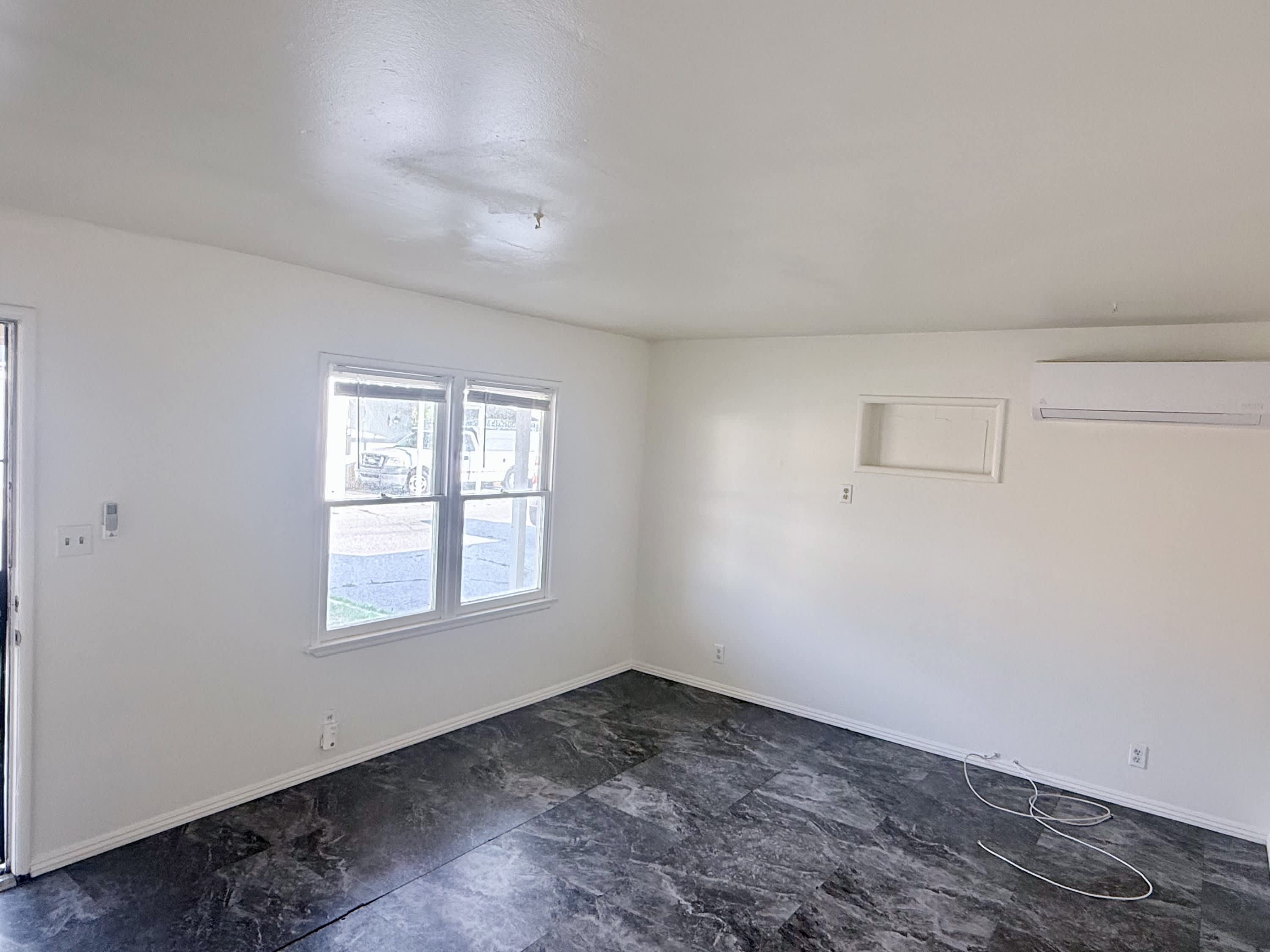 24448 Myers Avenue – photo 4