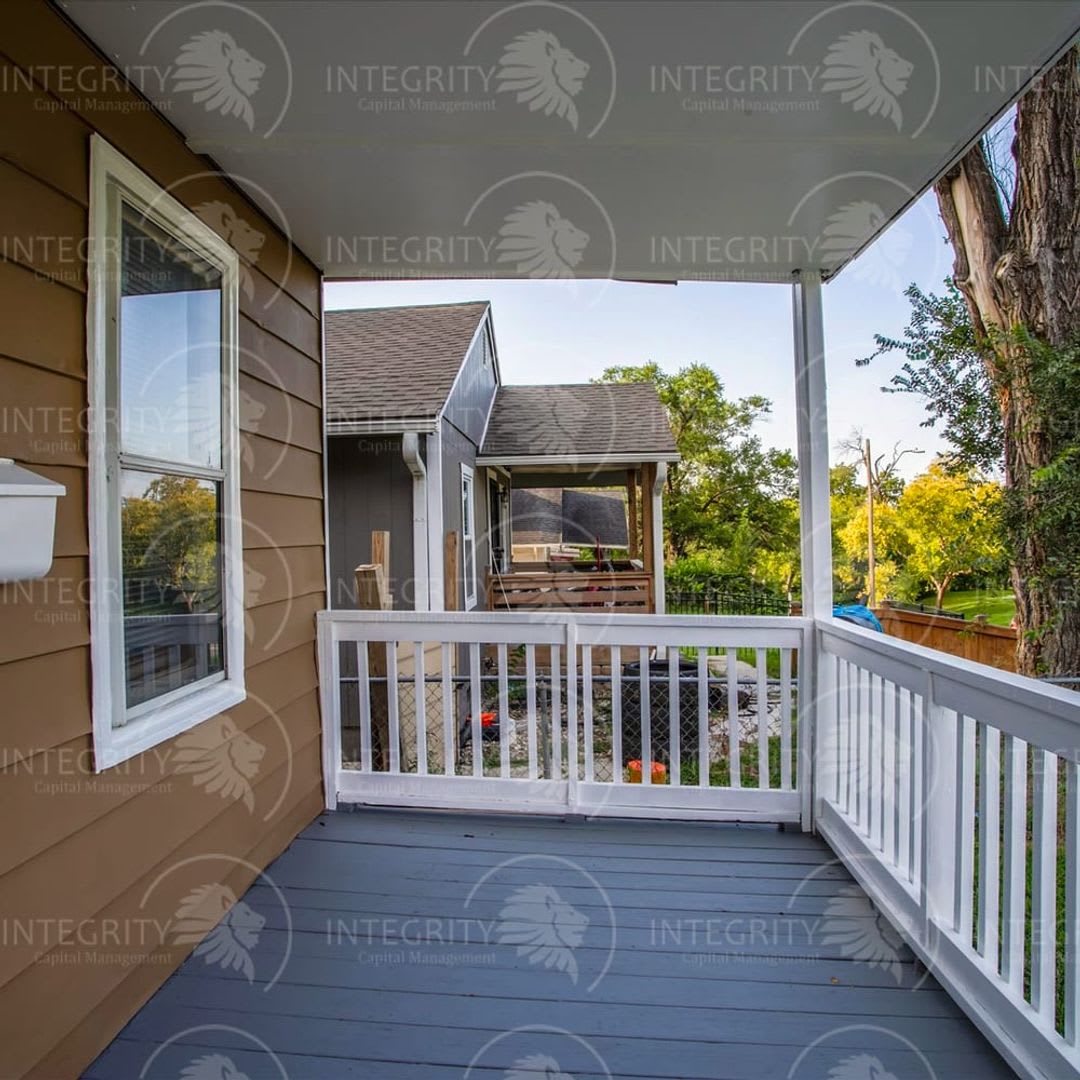 You Had Us At Hardwood Floors 4411 South Benton – photo 4
