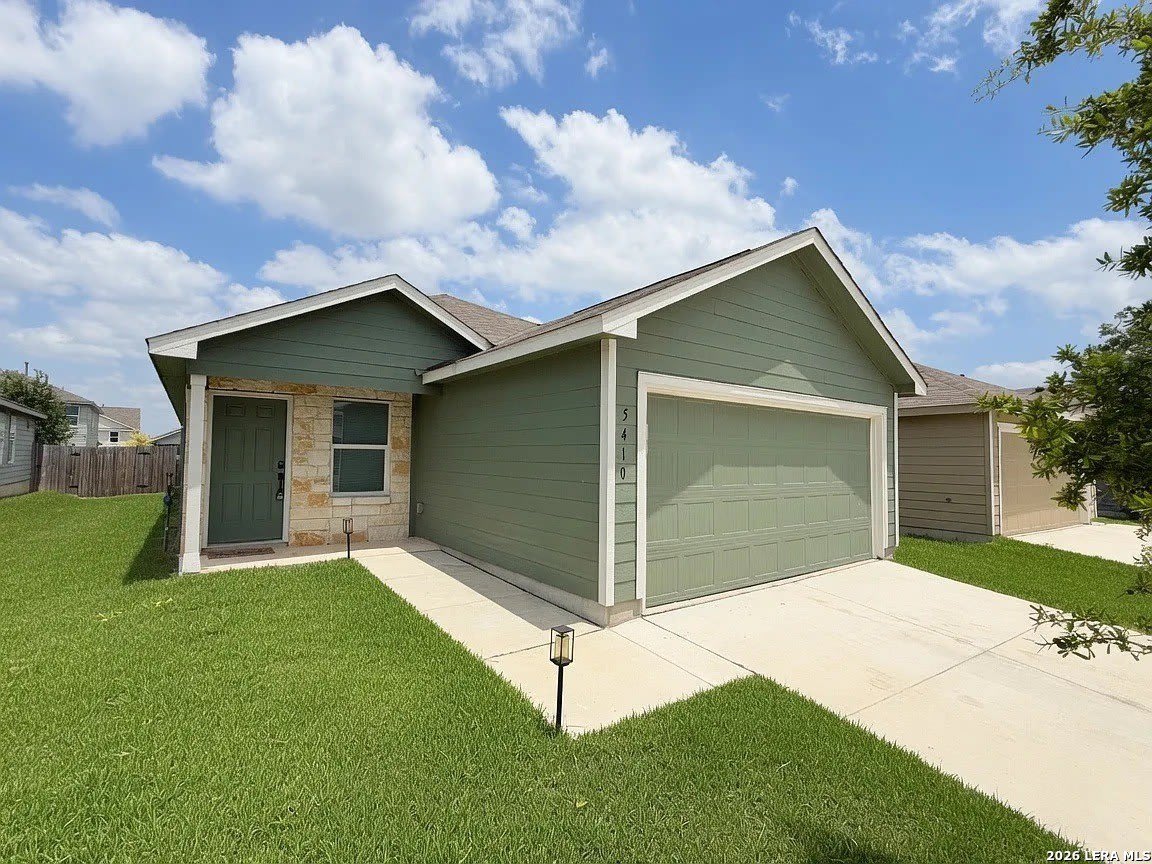 5410 Daphne – photo 1