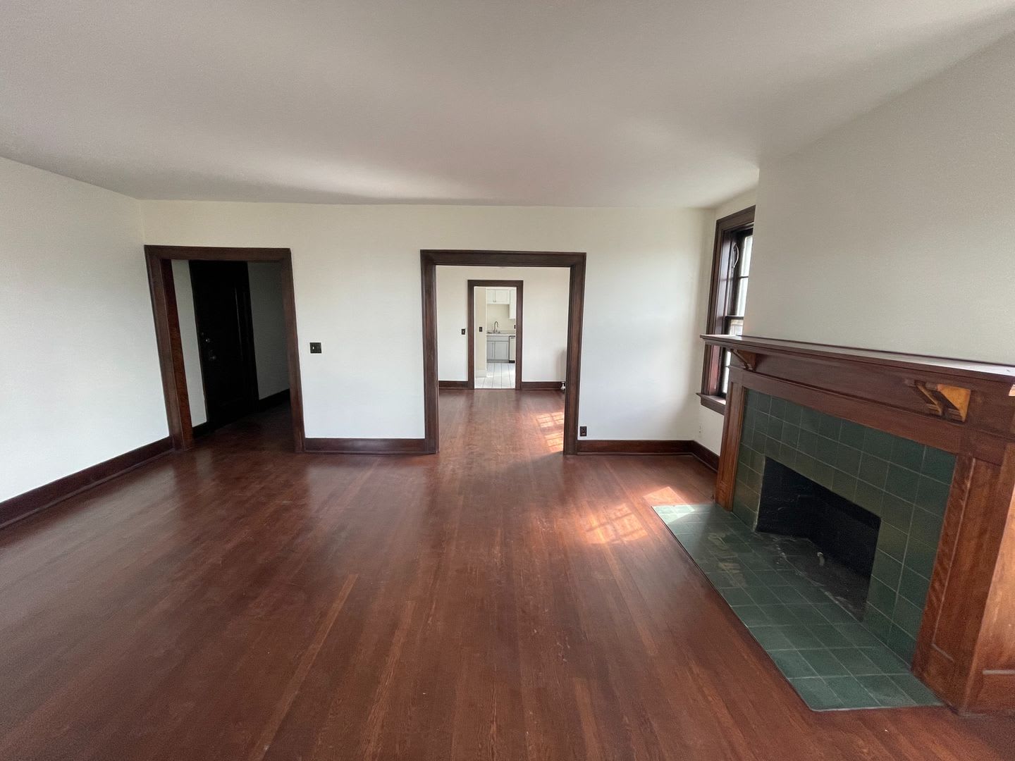 Large 3 Bedroom w/sunroom in Herron Morton 2200/Sq. Ft. – photo 1