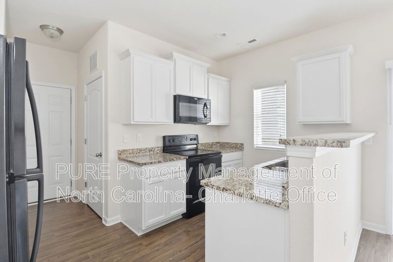 6008 Vista Woods Lane – photo 4