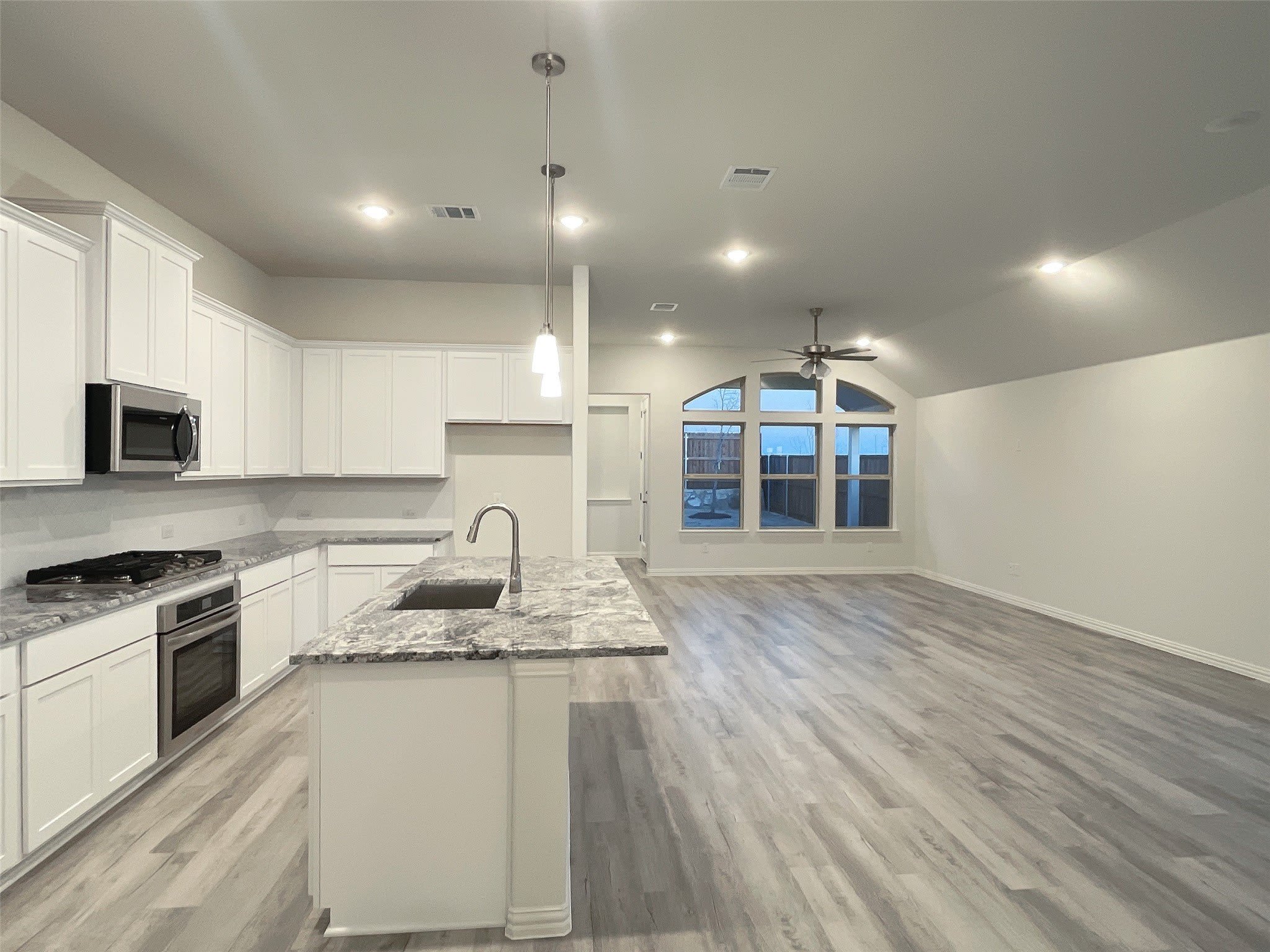 501 Orchard Place – photo 4