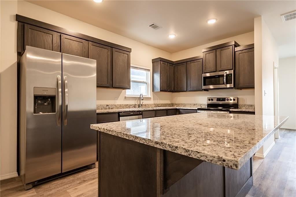 825 S Rupple Road – photo 3