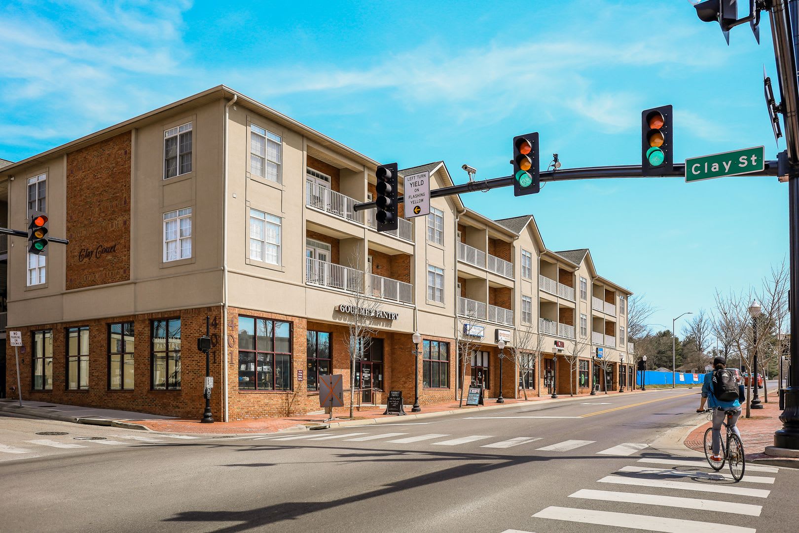 * RE-RENTAL AVAILABLE 10/12/26 * 1 Bedroom, 1 Bath Condo – photo 1